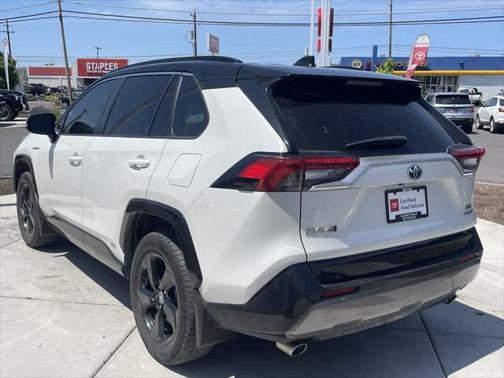 2020 Toyota RAV4 Hybrid SE