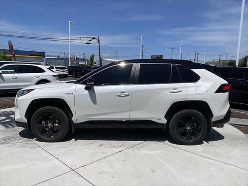 2020 Toyota RAV4 Hybrid SE