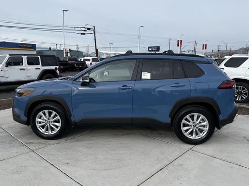 2026 Toyota Corolla Cross LE