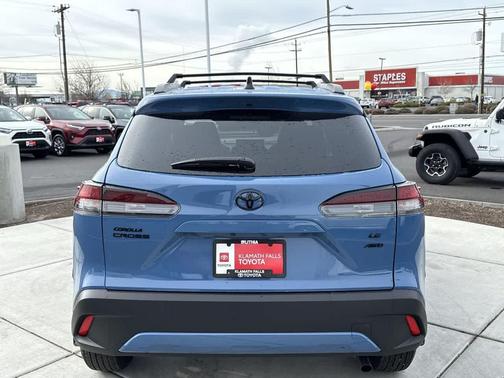 2026 Toyota Corolla Cross LE