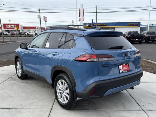 2026 Toyota Corolla Cross LE
