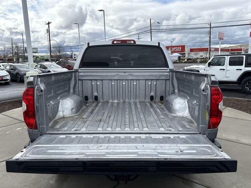 2018 Toyota Tundra SR5