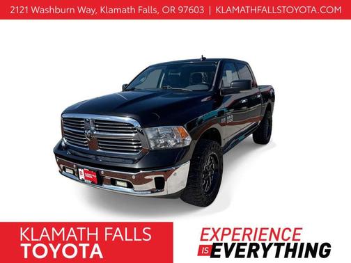 Brilliant Black Crystal Pearlcoat 2017 RAM 1500 Big Horn
