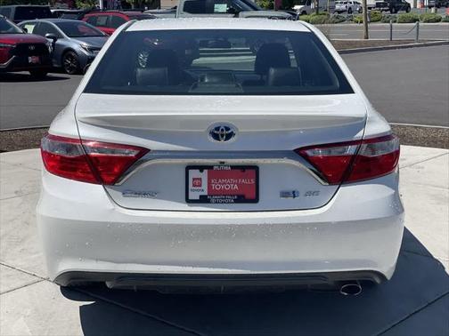 2016 Toyota Camry Hybrid SE
