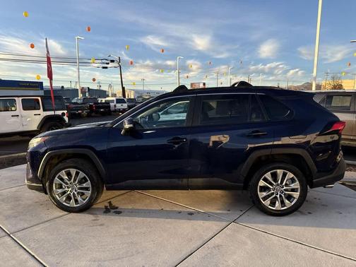 2023 Toyota RAV4 XLE Premium