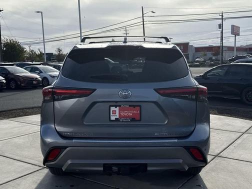 2023 Toyota Highlander Platinum