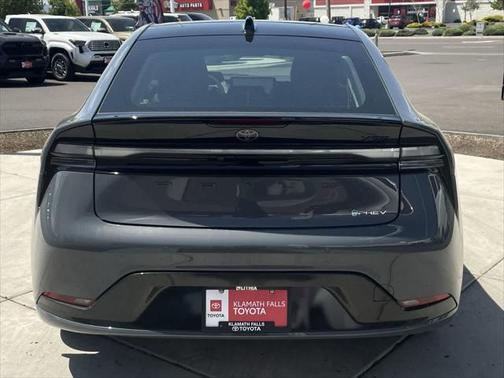2025 Toyota Prius L