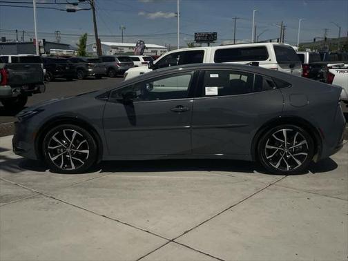 2025 Toyota Prius L