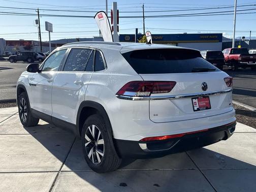 2022 Volkswagen Atlas Cross Sport 2.0T SE