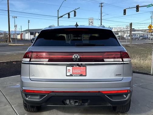2024 Volkswagen Atlas Cross Sport 2.0T SE w/Technology 4MOTION