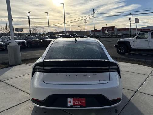 2026 Toyota Prius Plug-In Hybrid SE