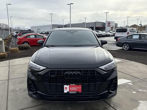 2022 Audi Q3 45 S line Premium
