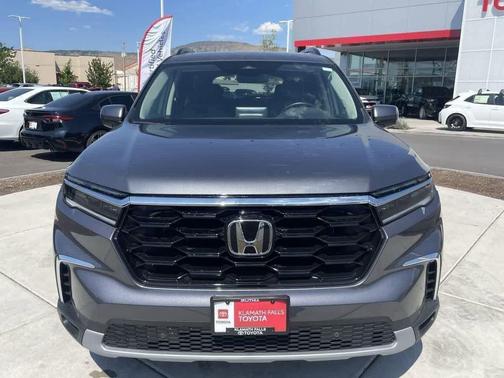 2025 Honda Pilot Touring 8-Passenger