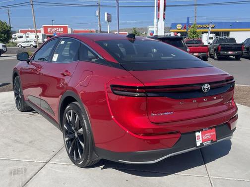 2026 Toyota Crown Platinum