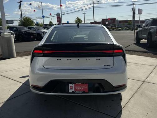 2025 Toyota Prius L