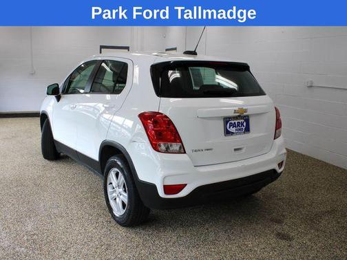 Summit White 2018 Chevrolet Trax LS