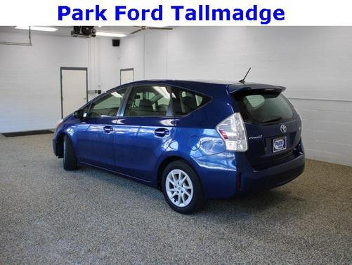 2013 Toyota Prius v Two