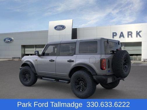 Carbonized Gray Metallic 2026 Ford Bronco Badlands