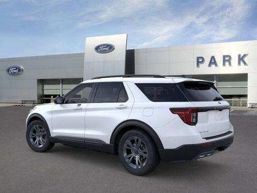 Star White Metallic Tri-Coat 2026 Ford Explorer Active w/200A Pkg