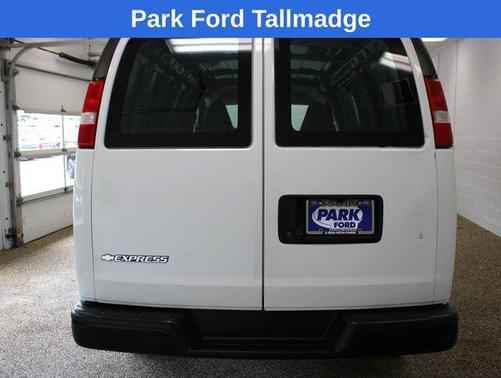 Summit White 2017 Chevrolet Express 2500 Work Van