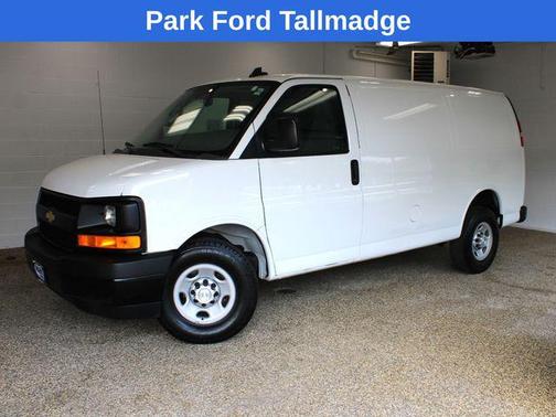 Summit White 2017 Chevrolet Express 2500 Work Van