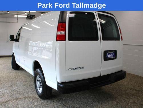 Summit White 2017 Chevrolet Express 2500 Work Van