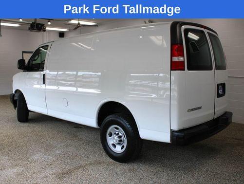 Summit White 2017 Chevrolet Express 2500 Work Van