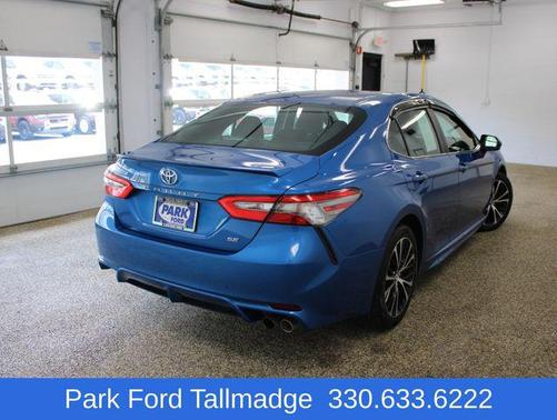 Blue Streak Metallic 2018 Toyota Camry SE