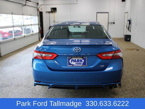 Blue Streak Metallic 2018 Toyota Camry SE