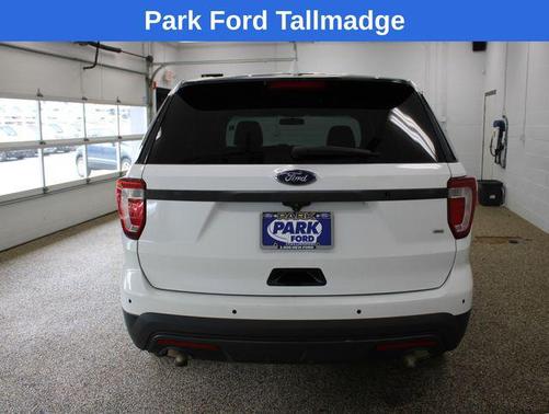 Oxford White 2016 Ford Utility Police Interceptor Base