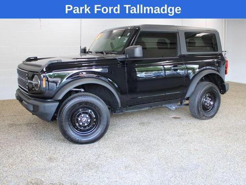 Shadow Black 2022 Ford Bronco Base