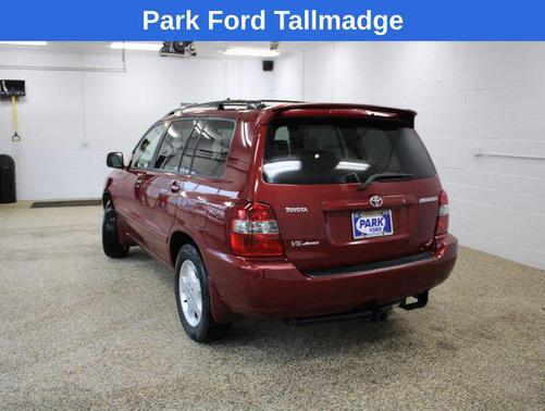 Burgundy 2005 Toyota Highlander Limited