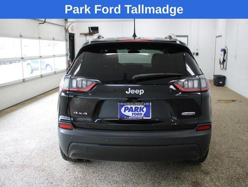 Diamond Black Crystal Pearlcoat 2020 Jeep Cherokee Latitude Plus
