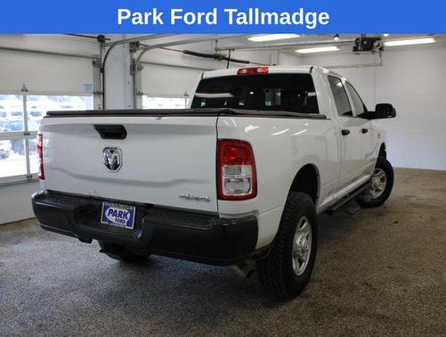 2022 RAM 3500 Tradesman Crew Cab 4x4 6'4' Box