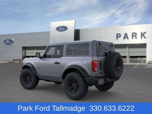 Carbonized Gray Metallic 2026 Ford Bronco Base