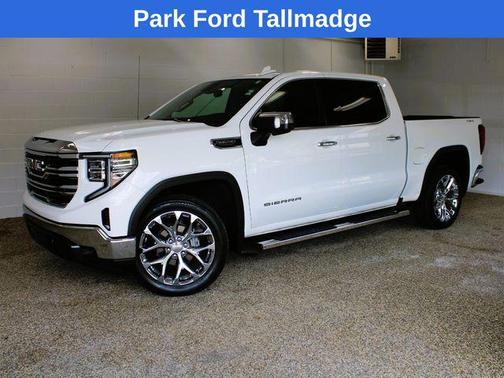 Summit White 2022 GMC Sierra 1500 SLT