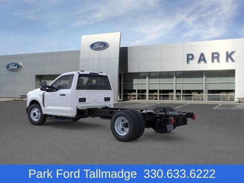 Oxford White 2025 Ford F-350 XL