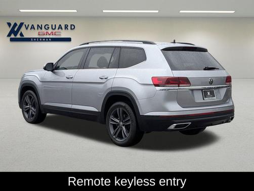Silver Metallic 2022 Volkswagen Atlas 2.0T SE w/Technology