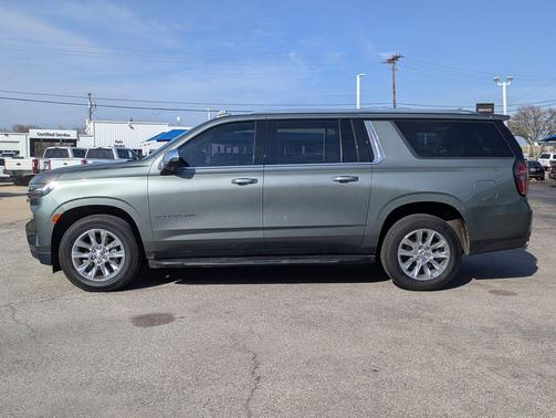 2023 Chevrolet Suburban Premier