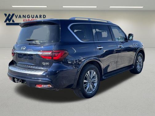 2022 INFINITI QX80 Luxe