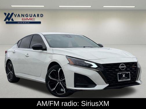 Pearl White Tricoat 2023 Nissan Altima SR FWD