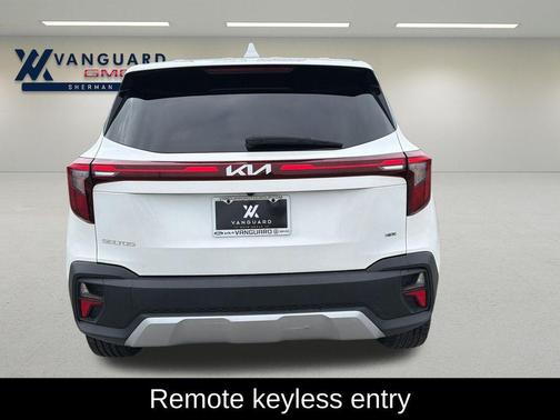 Snow White Pearl 2024 Kia Seltos LX