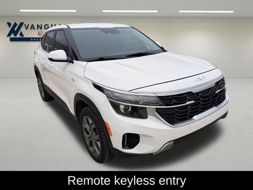 Snow White Pearl 2024 Kia Seltos LX