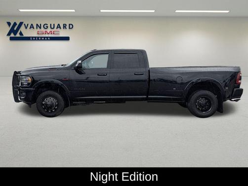 Diamond Black Crystal Pearlcoat 2021 RAM 3500 Laramie Crew Cab 4x4 8' Box