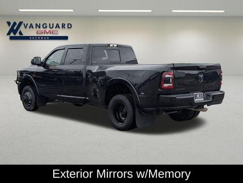 Diamond Black Crystal Pearlcoat 2021 RAM 3500 Laramie Crew Cab 4x4 8' Box