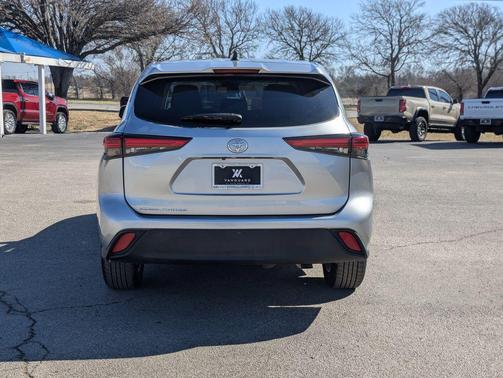 2023 Toyota Highlander L