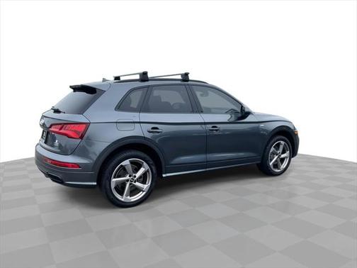 2020 Audi Q5 45 Titanium Premium