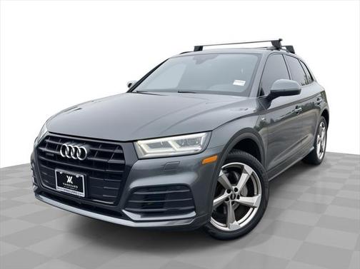 2020 Audi Q5 45 Titanium Premium