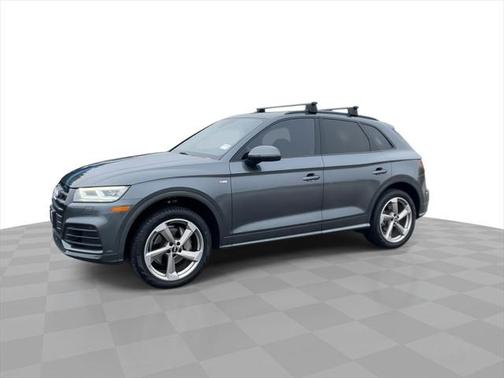 2020 Audi Q5 45 Titanium Premium