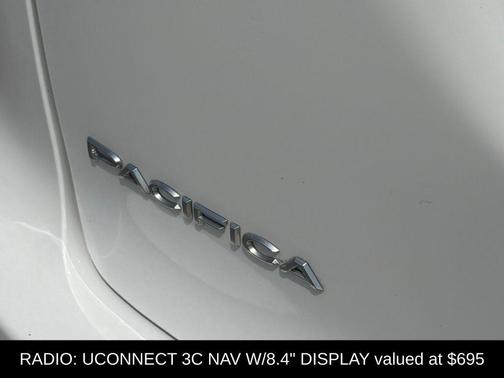 Bright White Clearcoat 2017 Chrysler Pacifica Touring-L